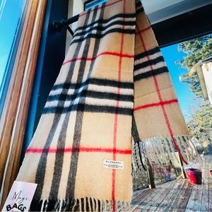 Burberry: Giant Check Lambswool Fringe Tassel Scarf (Beige)